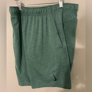 Men’s M Nike Yoga Shorts New Without Tags!